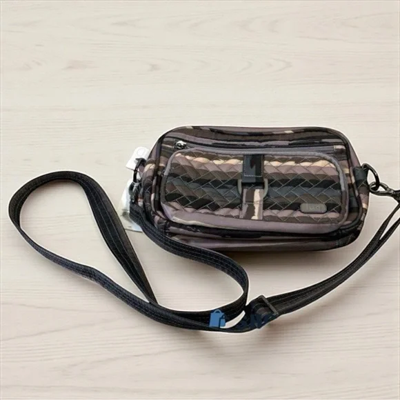 Lug Carousel Bag in Paint Pearl – Lightweight Travel Crossbody – NWT - Picture 3 of 16